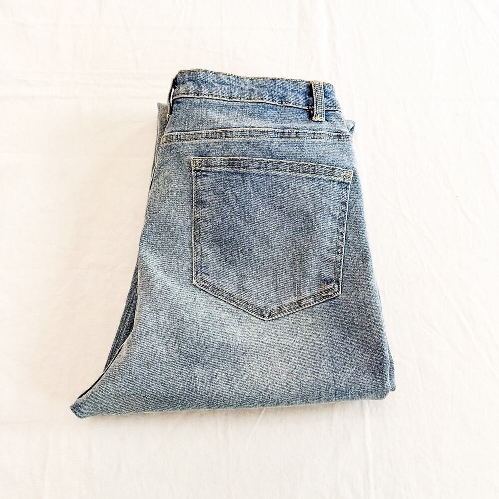OAT NY Wide Leg Light Wash Raw Hem Denim Jeans Size 10 / 30